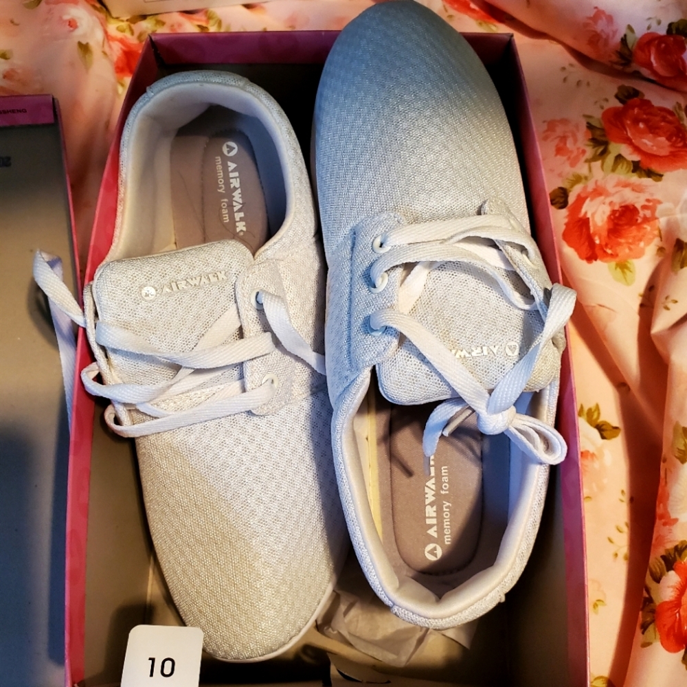 Airwalk White Memory Foam Comfort Slip On Size 10